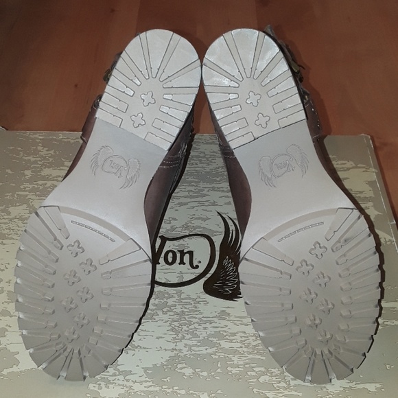 Von Dutch Stayvertical Leather Bootie - Picture 5 of 13